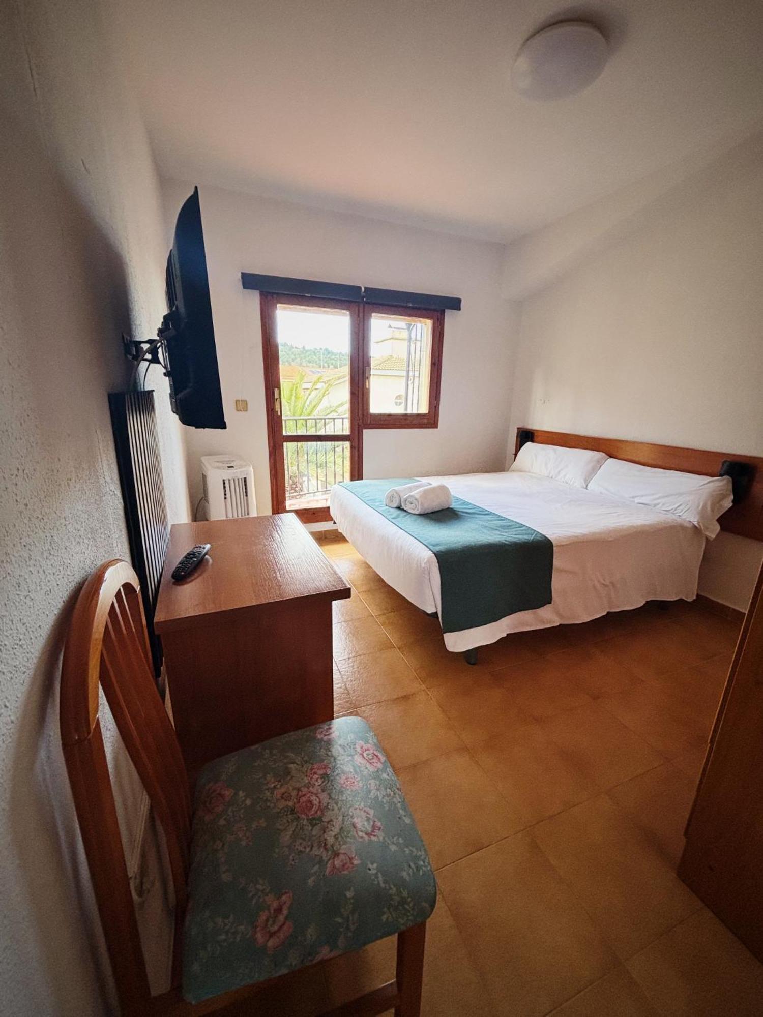 Hostal Legaz Funes Exterior foto