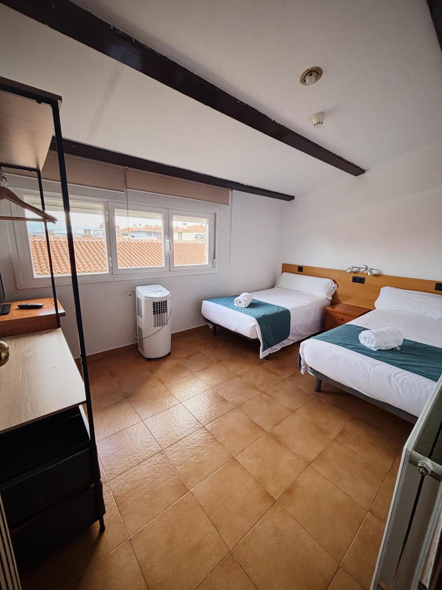 Hostal Legaz Funes Exterior foto