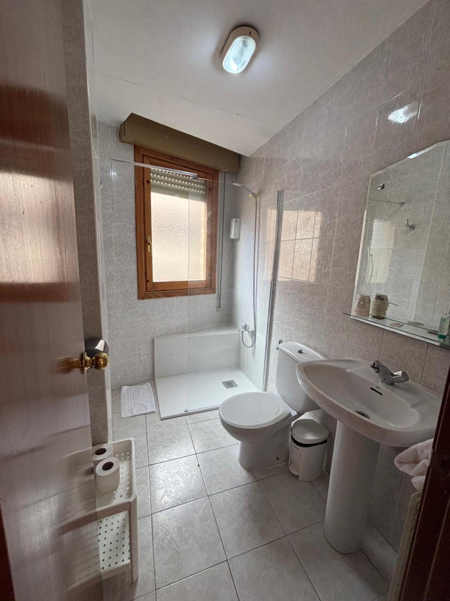 Hostal Legaz Funes Exterior foto