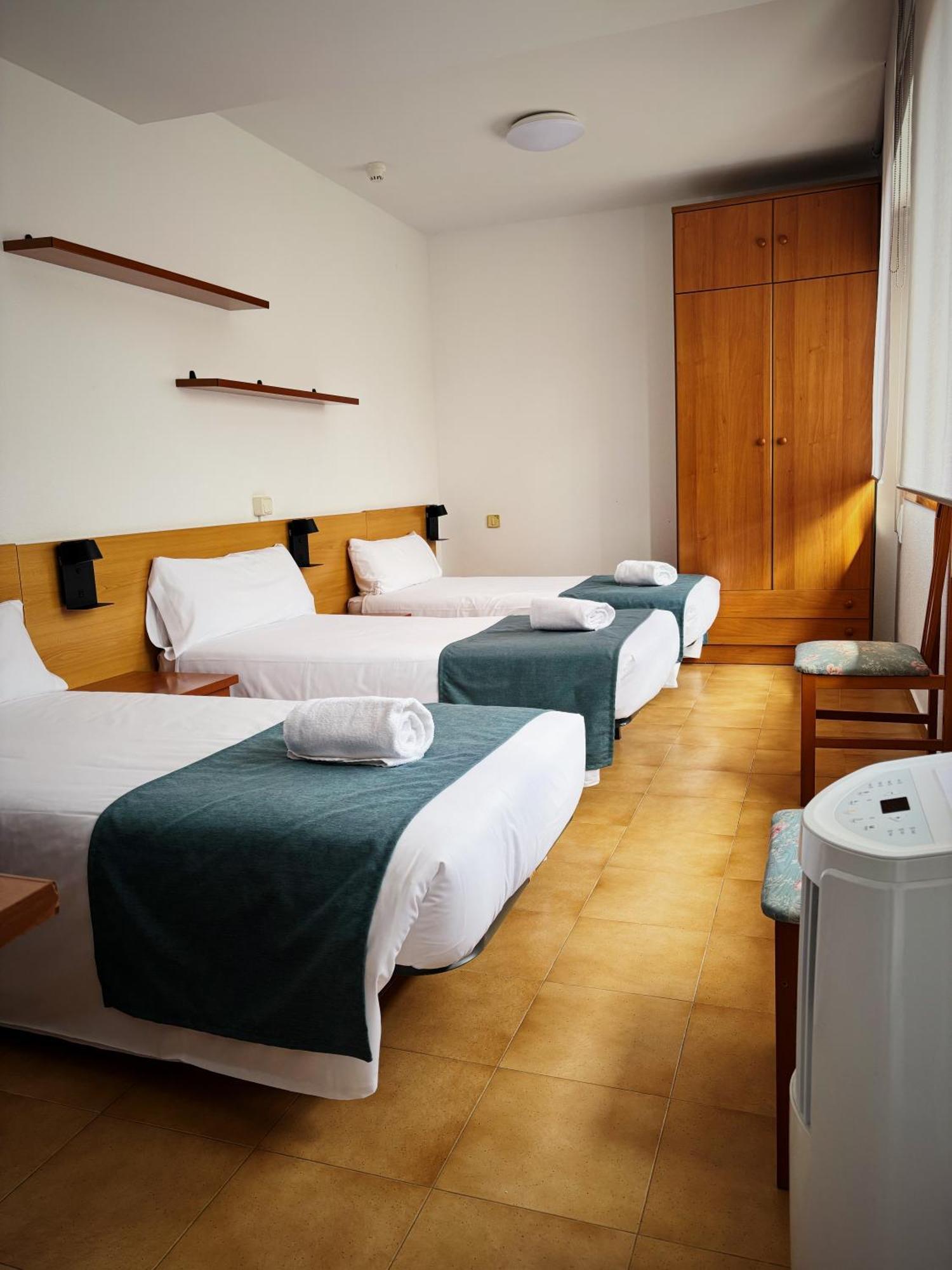 Hostal Legaz Funes Exterior foto